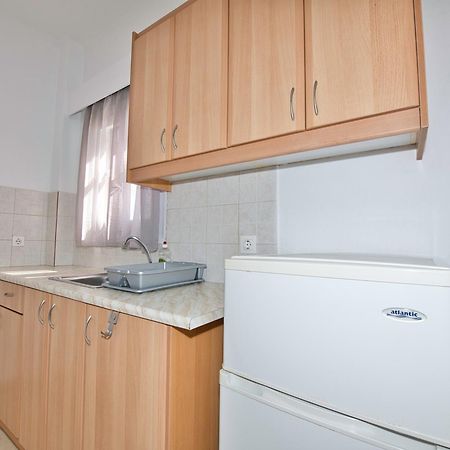 Ira Apartments Kamári Exteriér fotografie