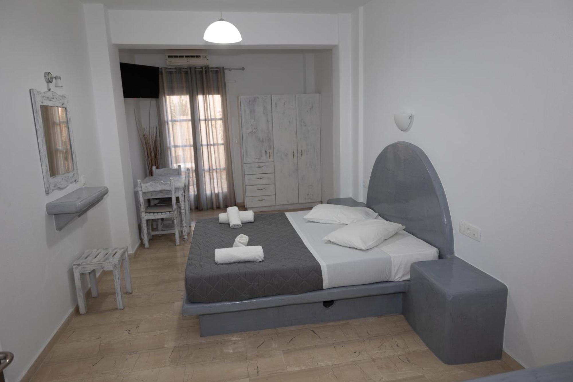 Ira Apartments Kamári Exteriér fotografie
