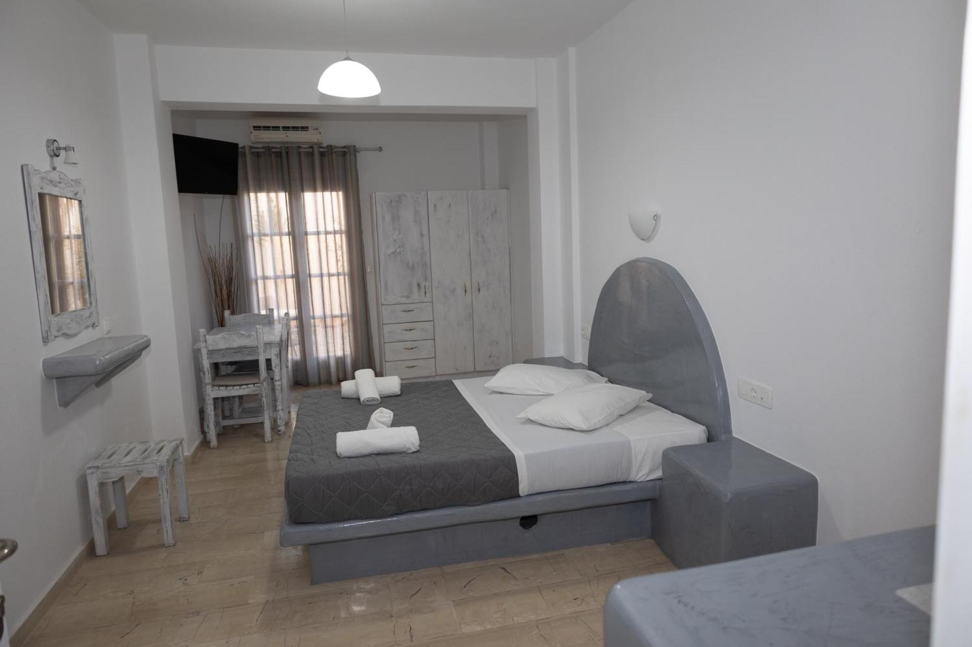 Ira Apartments Kamári Exteriér fotografie