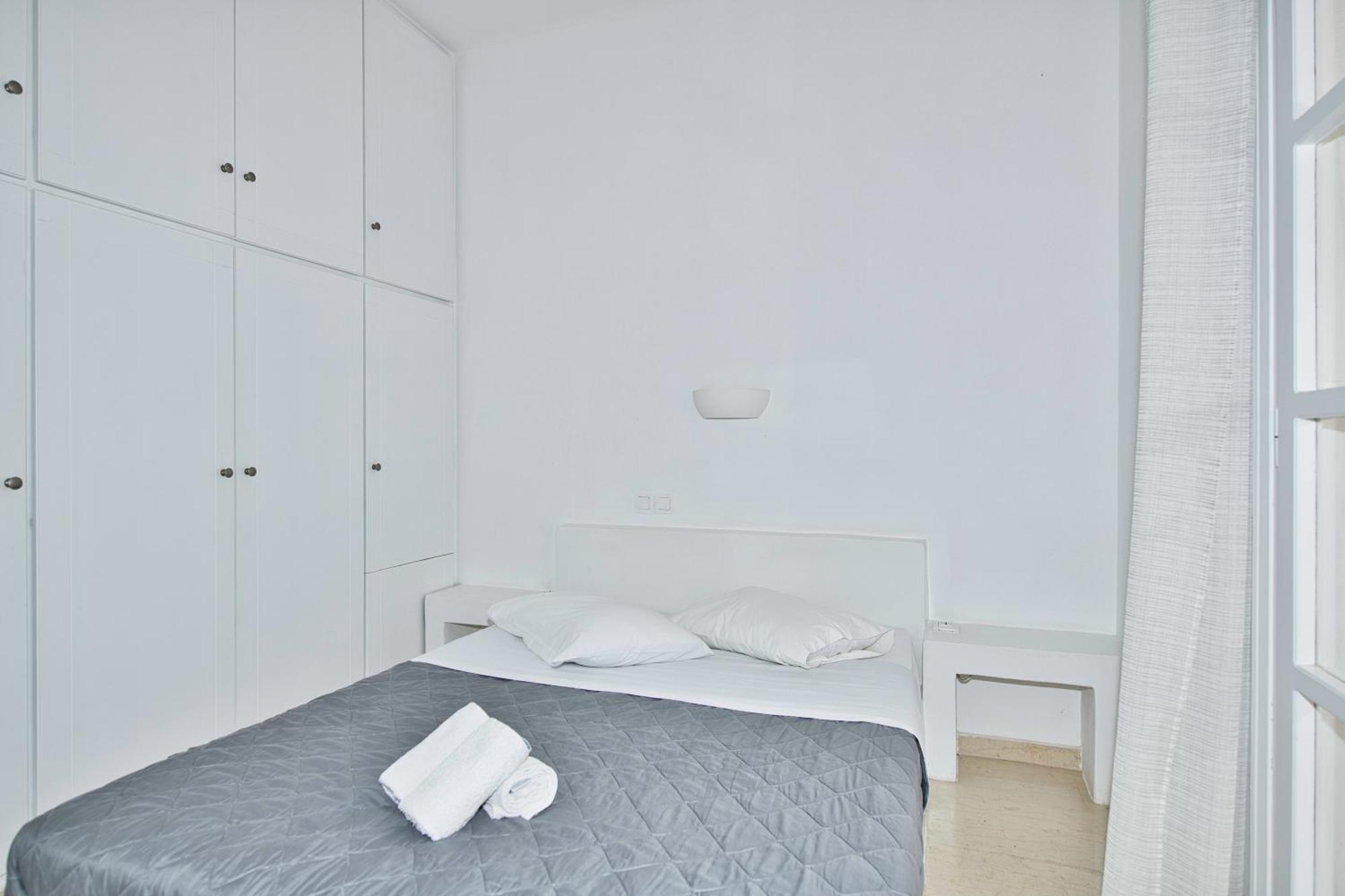 Ira Apartments Kamári Exteriér fotografie