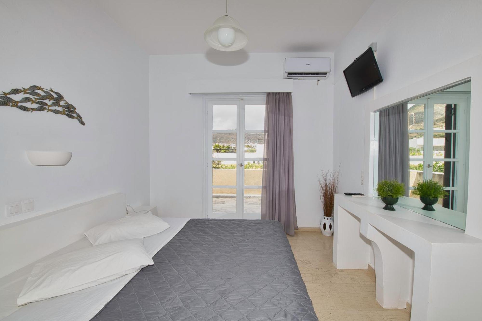 Ira Apartments Kamári Exteriér fotografie