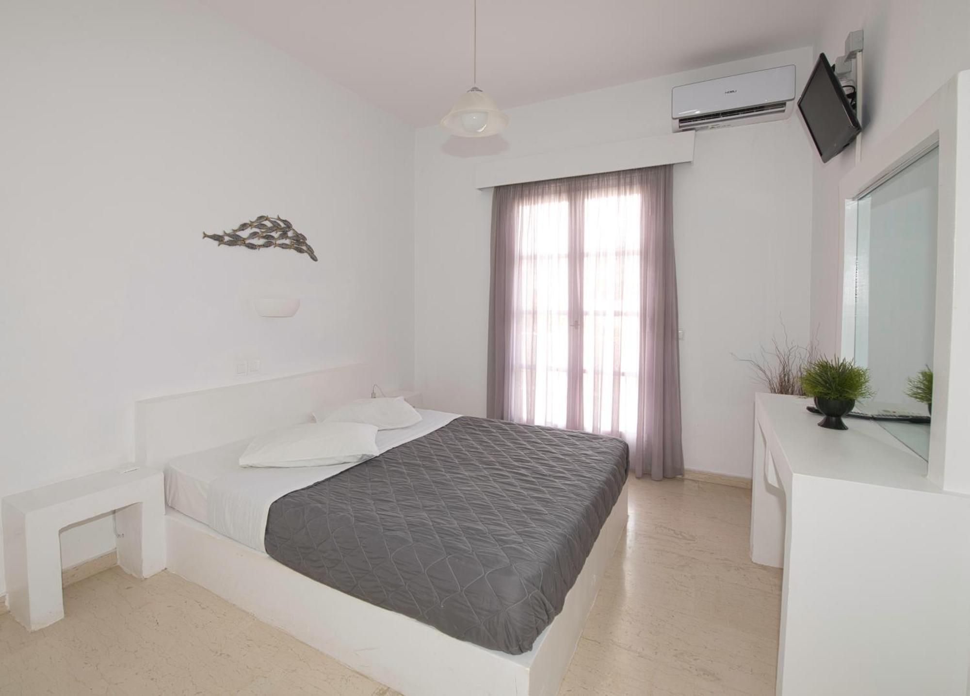 Ira Apartments Kamári Exteriér fotografie