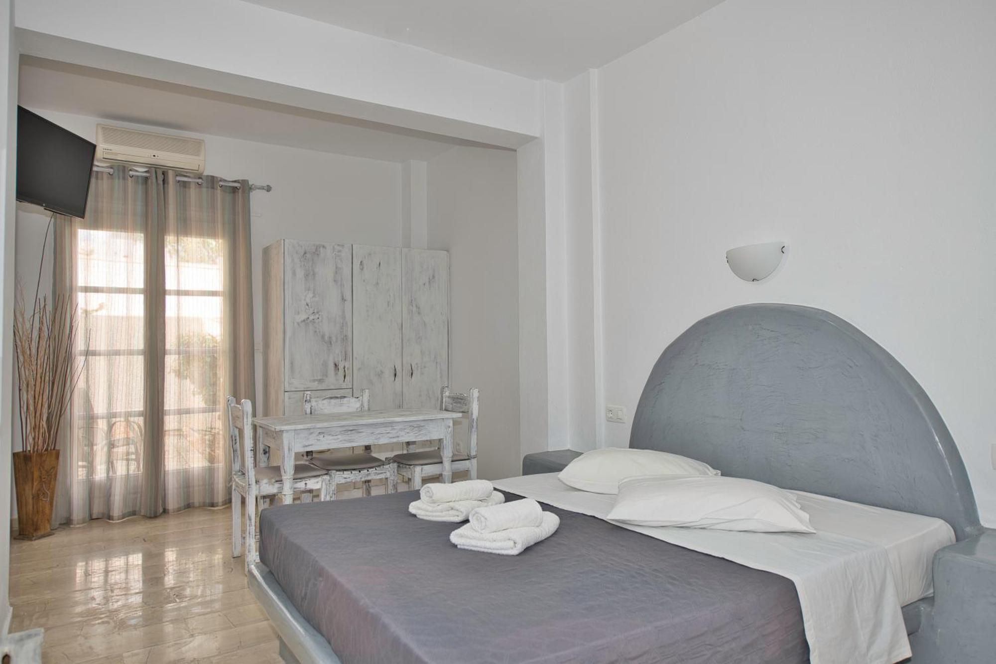 Ira Apartments Kamári Exteriér fotografie