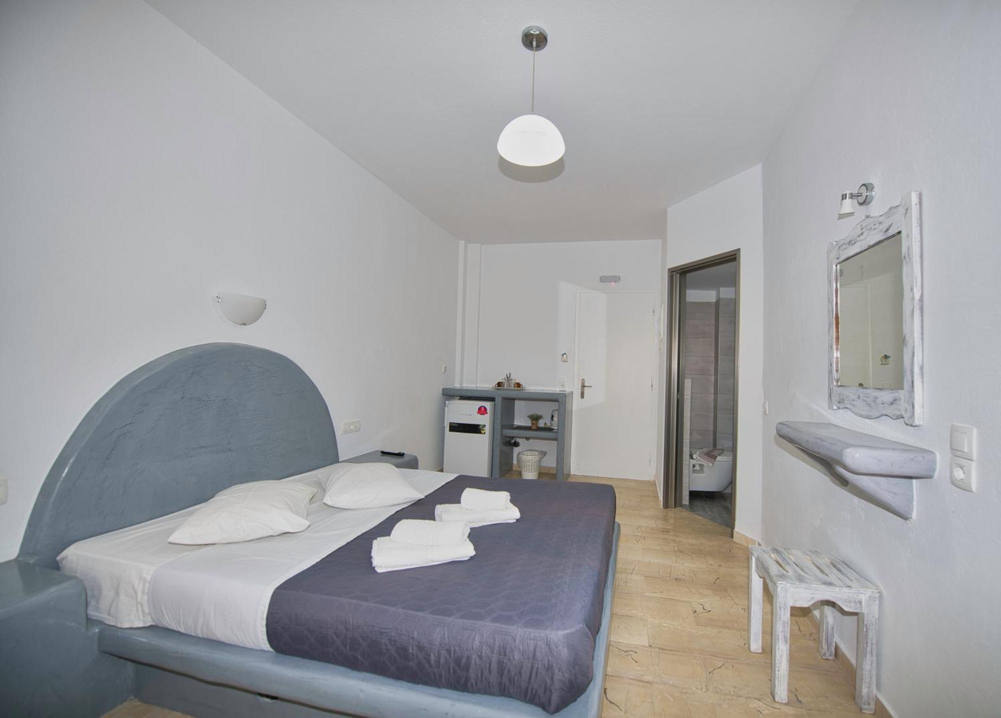 Ira Apartments Kamári Exteriér fotografie