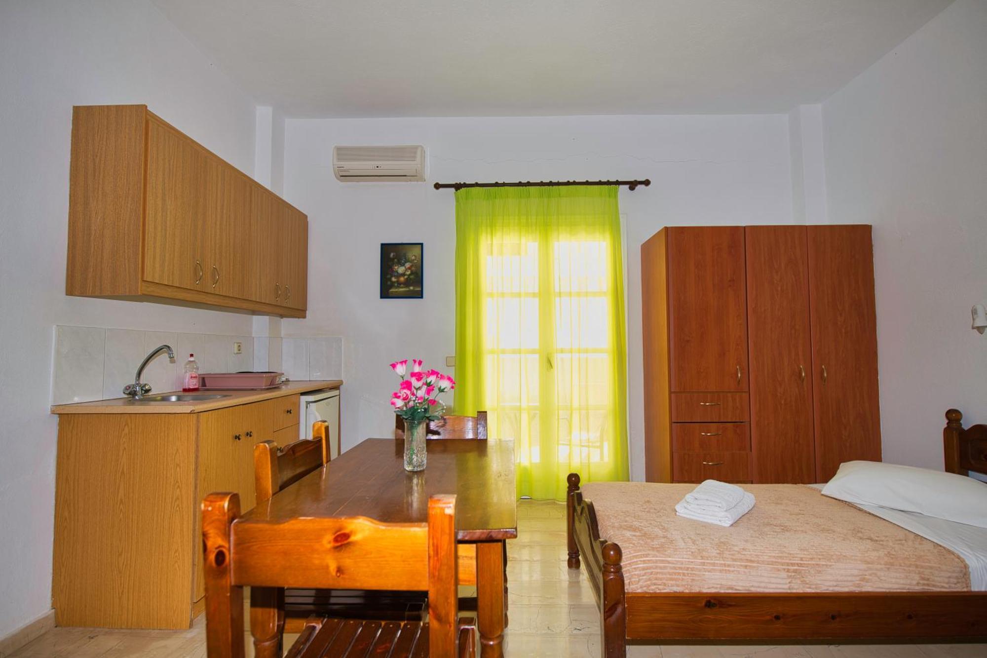 Ira Apartments Kamári Exteriér fotografie
