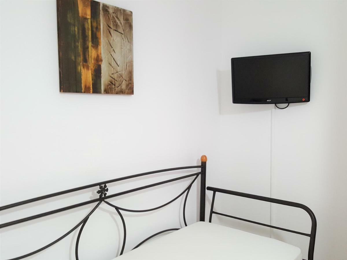 Ira Apartments Kamári Exteriér fotografie